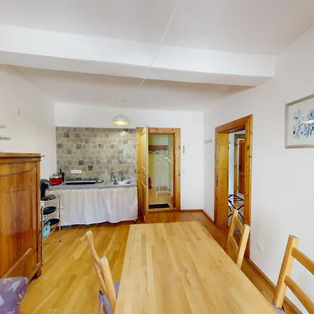 In Historic Town House Apartment