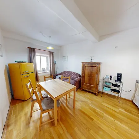 Apartment In Historic Town House