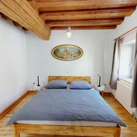 Apartment In Historic Town House Gmunden