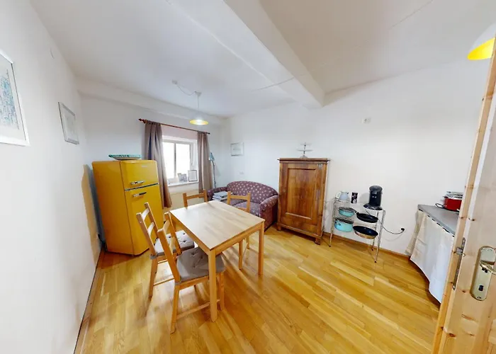 Apartment In Historic Town House